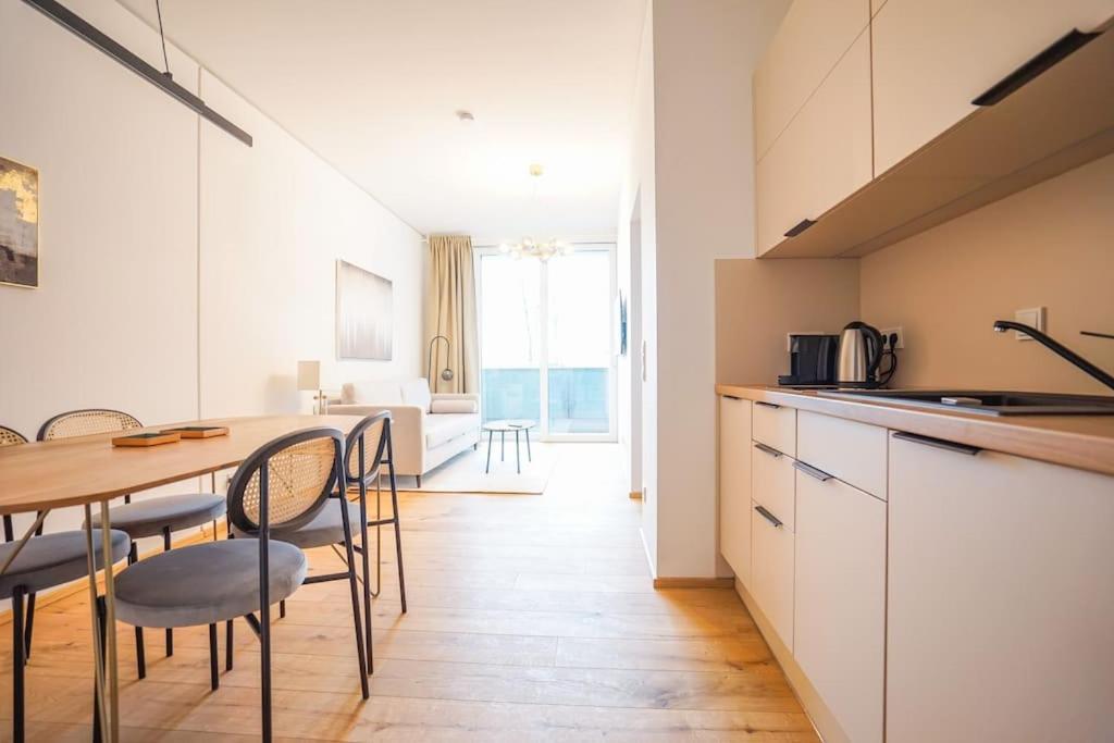 Executive Suite W/ Rooftop Pool Wien Exteriör bild